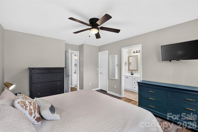 105 Creekwalk Lane, Hendersonville, NC 28792