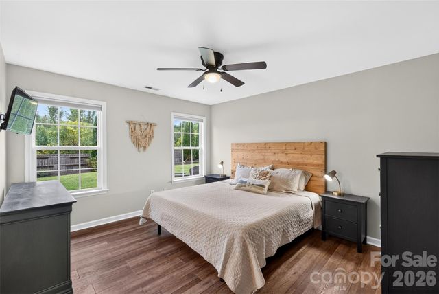 105 Creekwalk Lane, Hendersonville, NC 28792