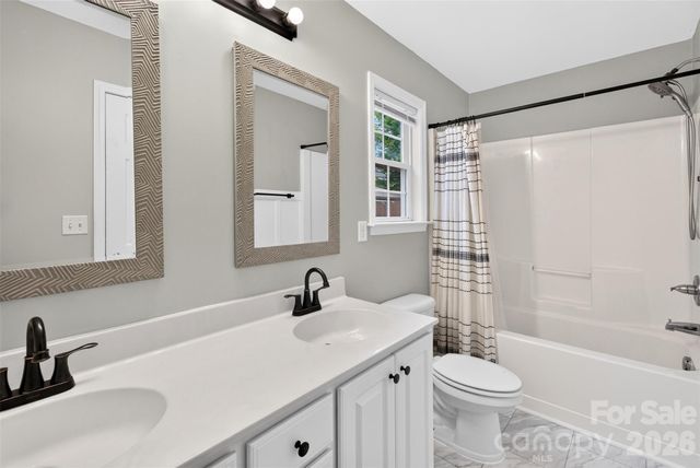 105 Creekwalk Lane, Hendersonville, NC 28792