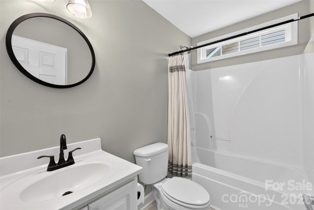 105 Creekwalk Lane, Hendersonville, NC 28792