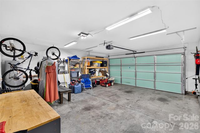 105 Creekwalk Lane, Hendersonville, NC 28792
