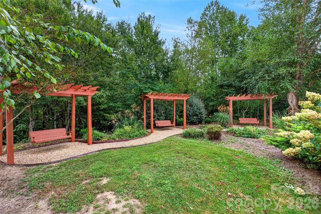 105 Creekwalk Lane, Hendersonville, NC 28792