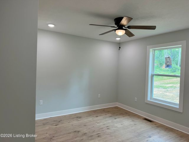 412 Woods Rd, Elizabethtown, KY 42701
