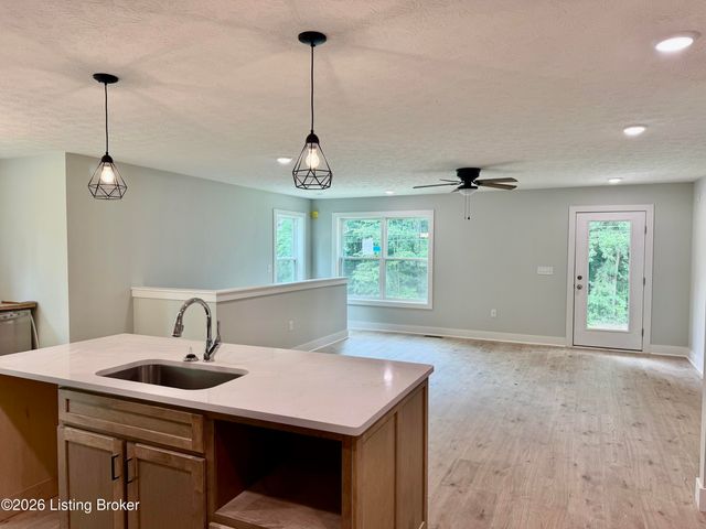 412 Woods Rd, Elizabethtown, KY 42701