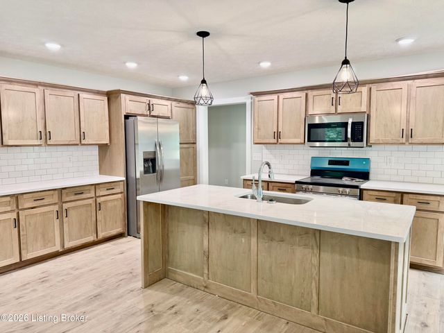 412 Woods Rd, Elizabethtown, KY 42701