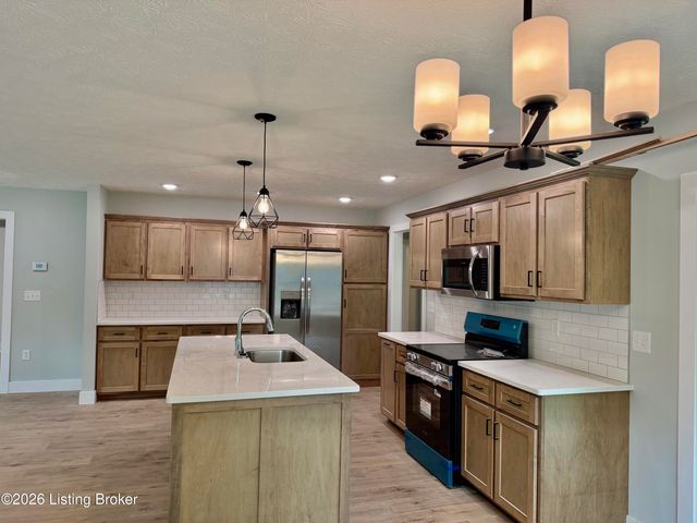 412 Woods Rd, Elizabethtown, KY 42701