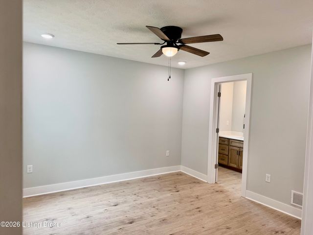 412 Woods Rd, Elizabethtown, KY 42701