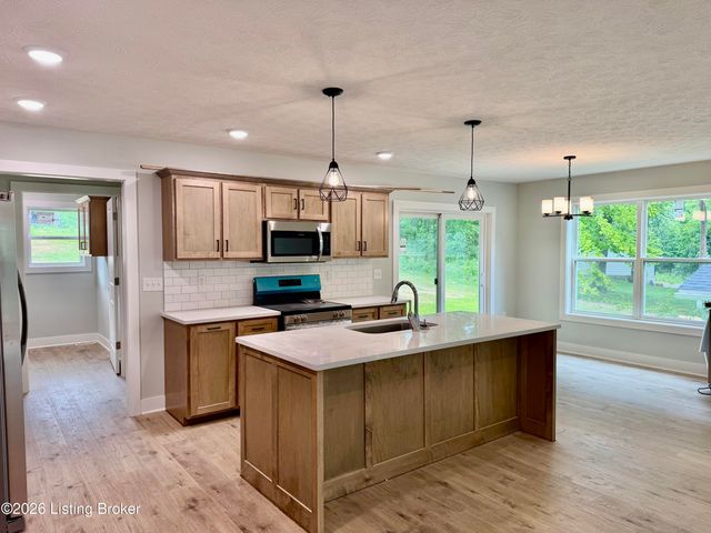 412 Woods Rd, Elizabethtown, KY 42701