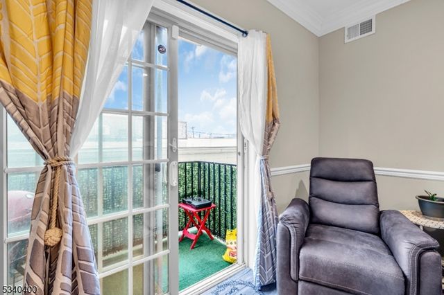 15 Tichenor Ln 204, Newark City, NJ 07114