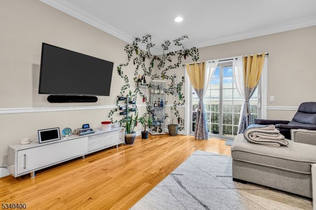 15 Tichenor Ln 204, Newark City, NJ 07114