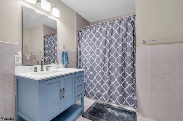15 Tichenor Ln 204, Newark City, NJ 07114