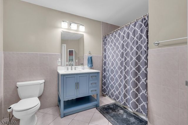 15 Tichenor Ln 204, Newark City, NJ 07114