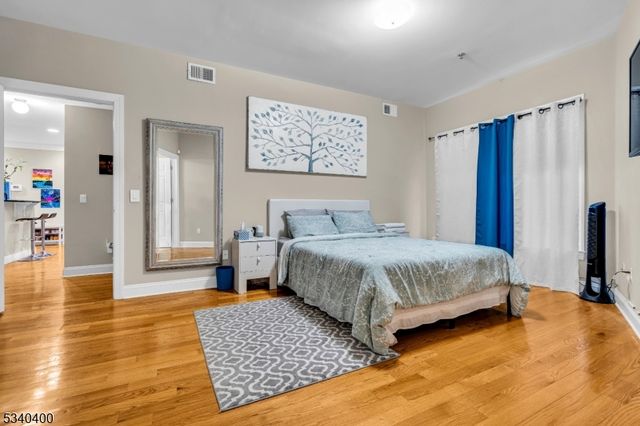 15 Tichenor Ln 204, Newark City, NJ 07114