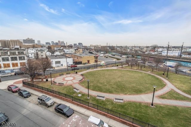 15 Tichenor Ln 204, Newark City, NJ 07114
