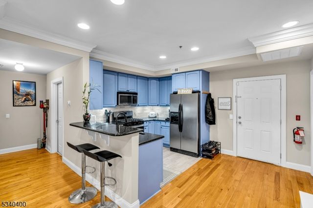 15 Tichenor Ln 204, Newark City, NJ 07114