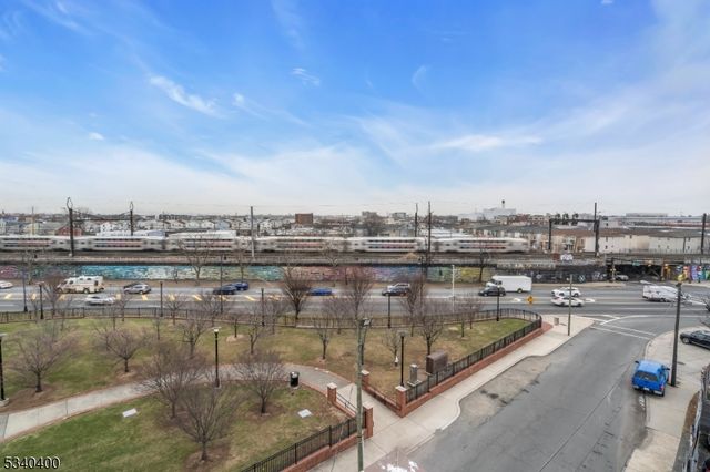15 Tichenor Ln 204, Newark City, NJ 07114