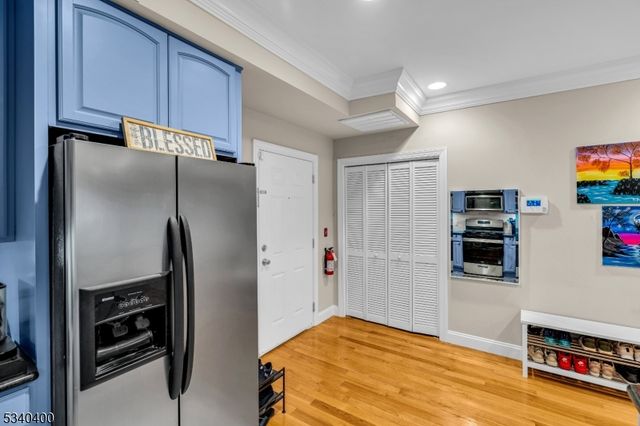 15 Tichenor Ln 204, Newark City, NJ 07114