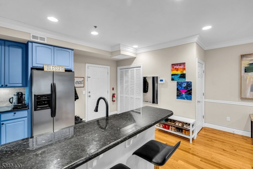 15 Tichenor Ln 204, Newark City, NJ 07114
