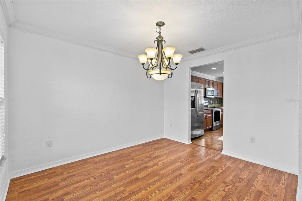 Image 11 of property listing at 8830 ISLA BELLA DRIVE, Orlando, FL 32818