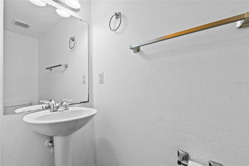 Image 14 of property listing at 8830 ISLA BELLA DRIVE, Orlando, FL 32818