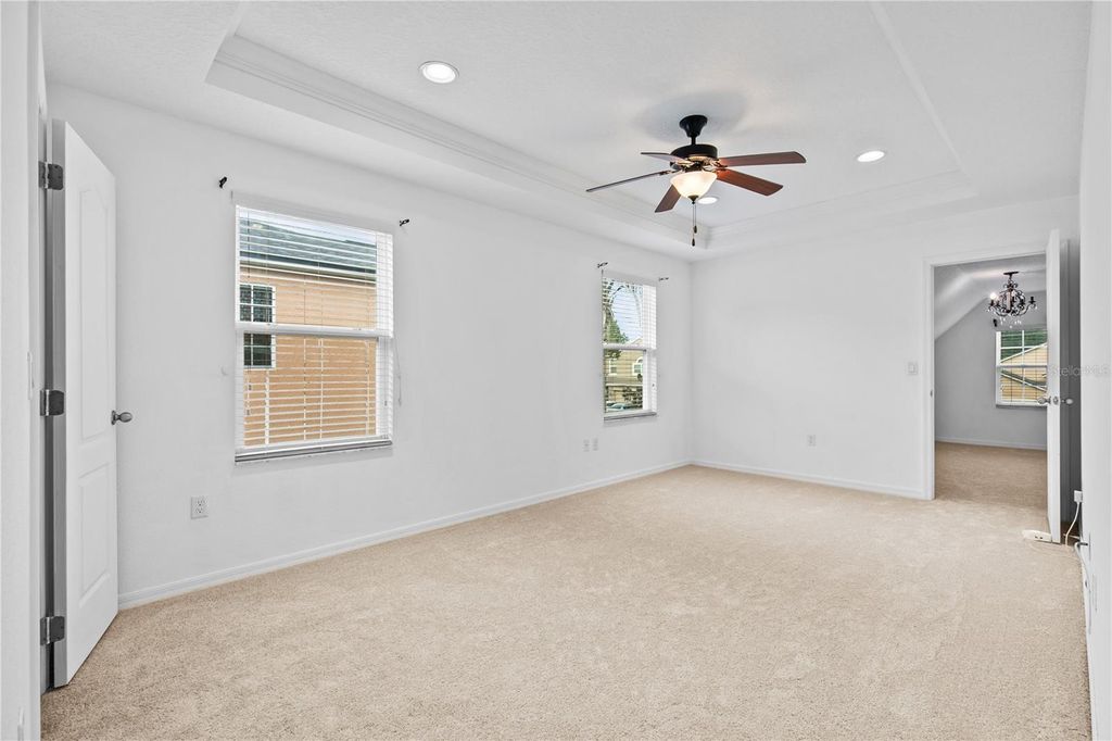 Image 28 of property listing at 8830 ISLA BELLA DRIVE, Orlando, FL 32818