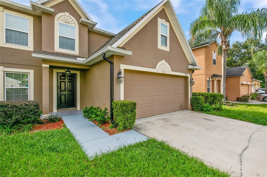 Image 29 of property listing at 8830 ISLA BELLA DRIVE, Orlando, FL 32818