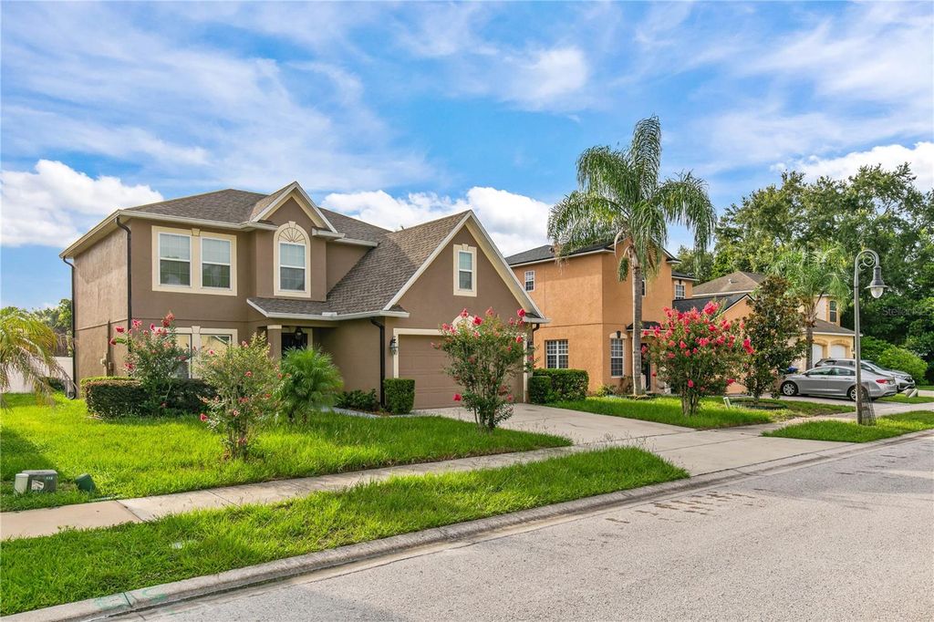 Image 30 of property listing at 8830 ISLA BELLA DRIVE, Orlando, FL 32818