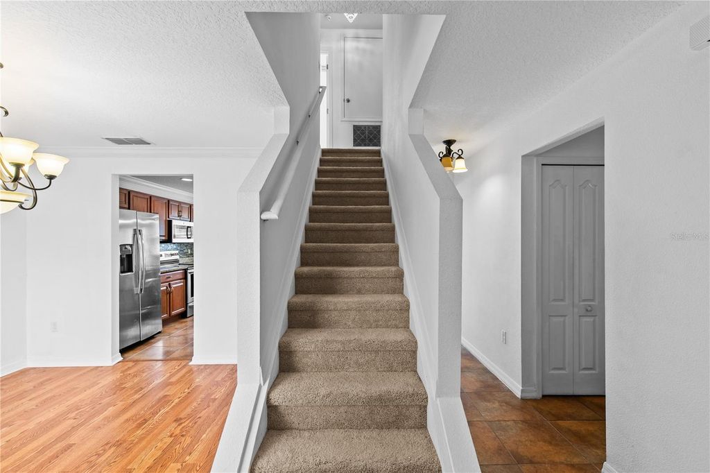 Image 4 of property listing at 8830 ISLA BELLA DRIVE, Orlando, FL 32818