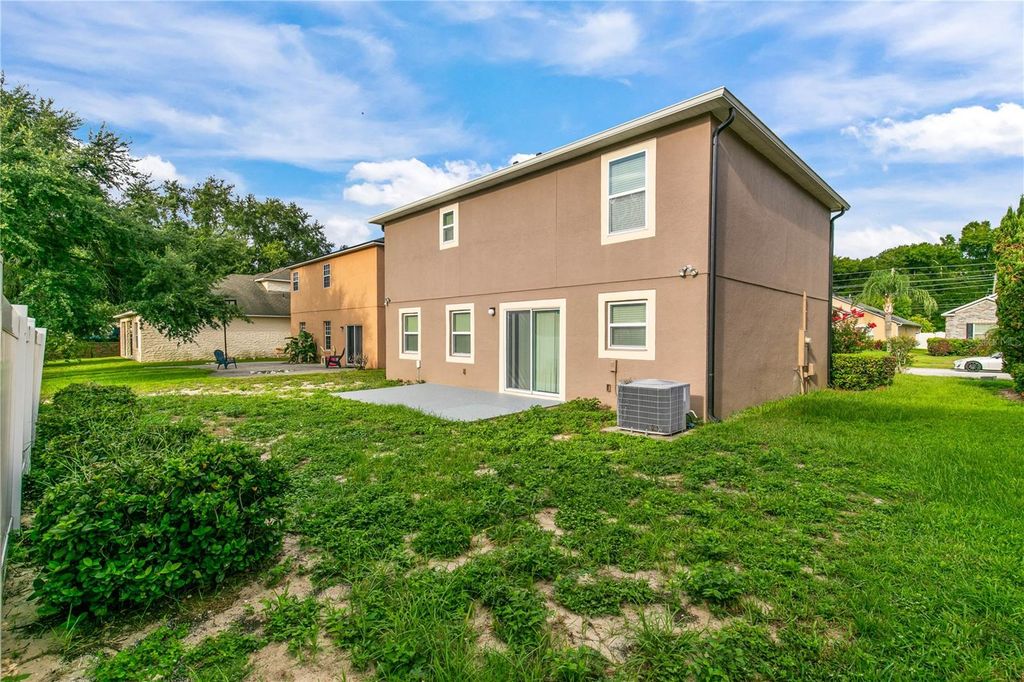 Image 33 of property listing at 8830 ISLA BELLA DRIVE, Orlando, FL 32818