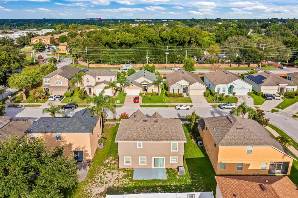 Image 38 of property listing at 8830 ISLA BELLA DRIVE, Orlando, FL 32818