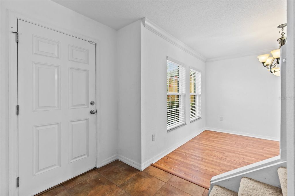 Image 5 of property listing at 8830 ISLA BELLA DRIVE, Orlando, FL 32818