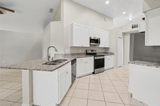 28809 WINDOVER ST, Wesley Chapel, FL 33545