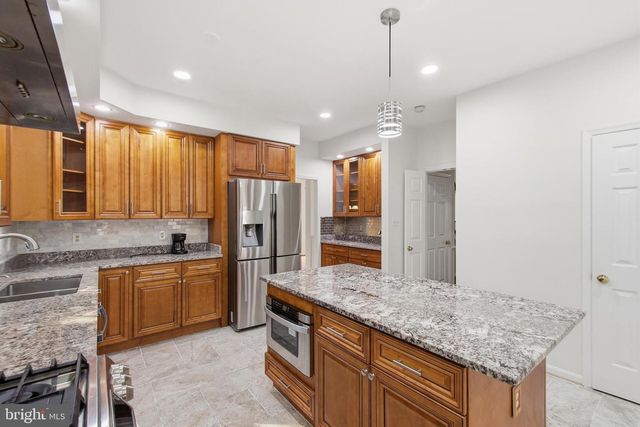 46405 ESTERBROOK CIR, Sterling, VA 20165
