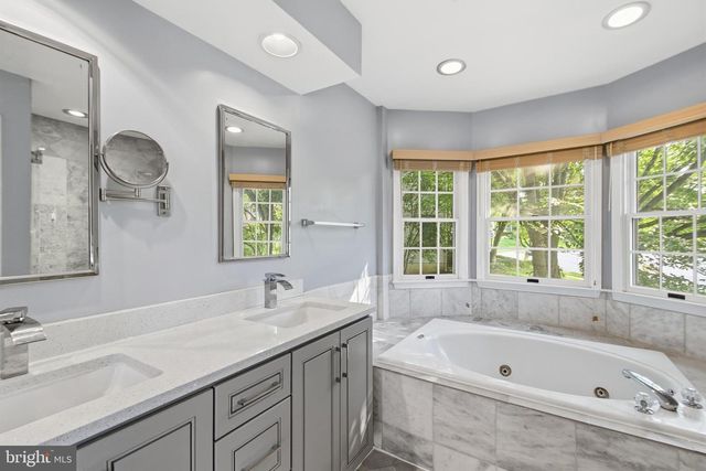 46405 ESTERBROOK CIR, Sterling, VA 20165