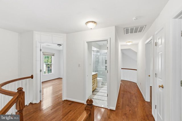 46405 ESTERBROOK CIR, Sterling, VA 20165