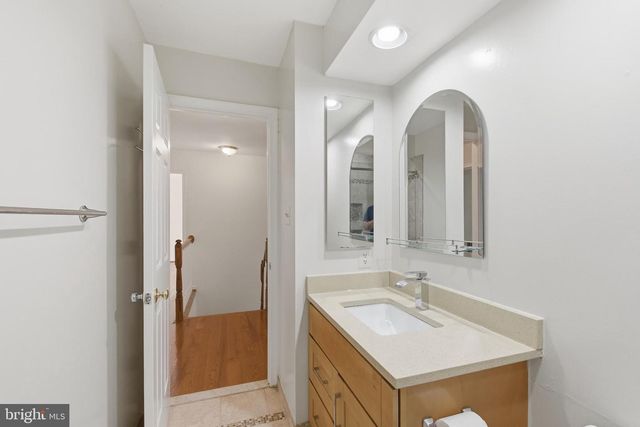46405 ESTERBROOK CIR, Sterling, VA 20165