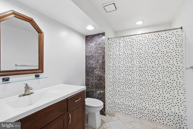 46405 ESTERBROOK CIR, Sterling, VA 20165