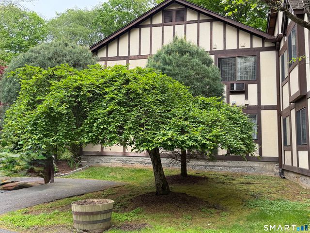 549 Swanson Crescent 549, Milford, CT 06461