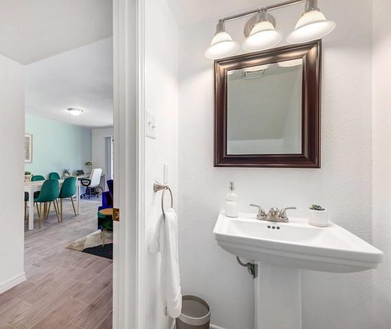 13305 Saddlebrook TRL A, Austin, TX 78729