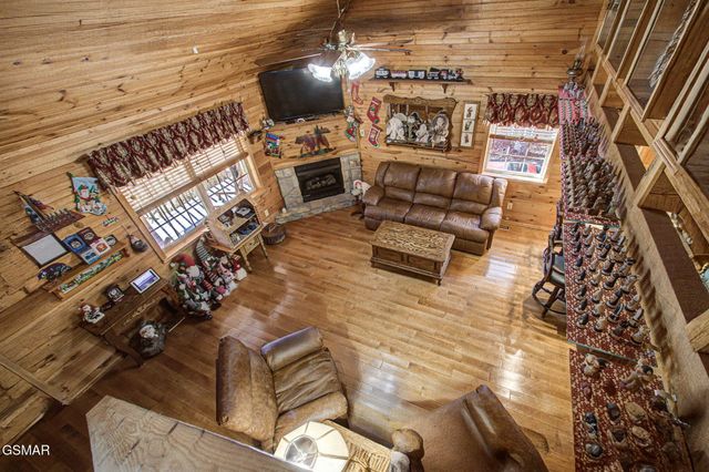4917 Latta Way, Gatlinburg, TN 37738