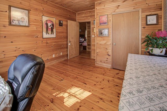 4917 Latta Way, Gatlinburg, TN 37738