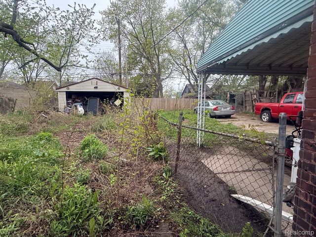 19561 Alcoy Street, Detroit, MI 48205