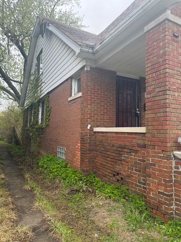 19561 Alcoy Street, Detroit, MI 48205