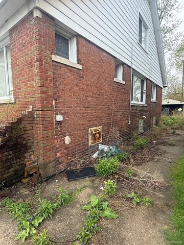 19561 Alcoy Street, Detroit, MI 48205
