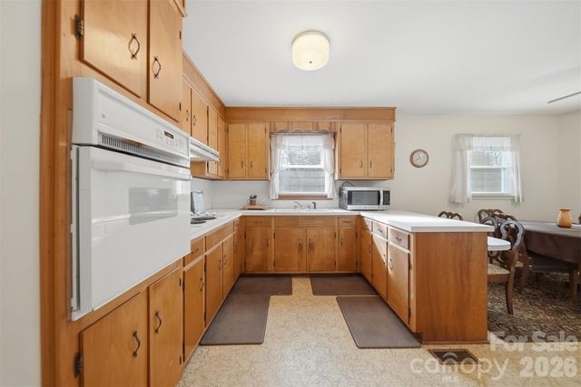 3335, 3319 E NC 10 Highway, Claremont, NC 28610