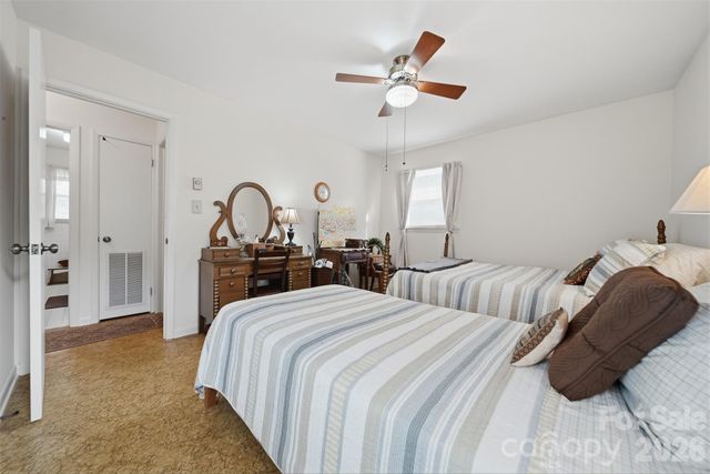 3335, 3319 E NC 10 Highway, Claremont, NC 28610