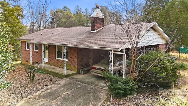 3335, 3319 E NC 10 Highway, Claremont, NC 28610