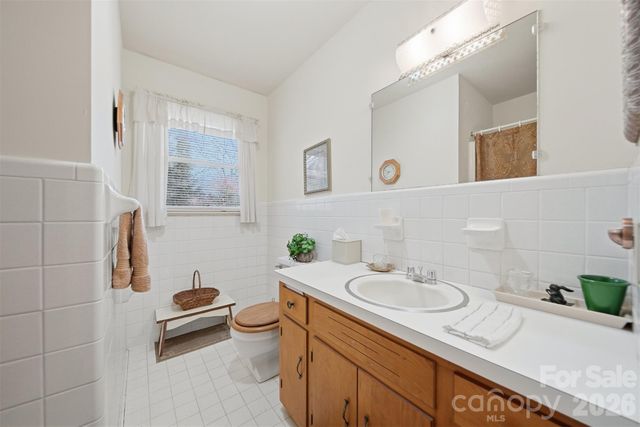 3335, 3319 E NC 10 Highway, Claremont, NC 28610