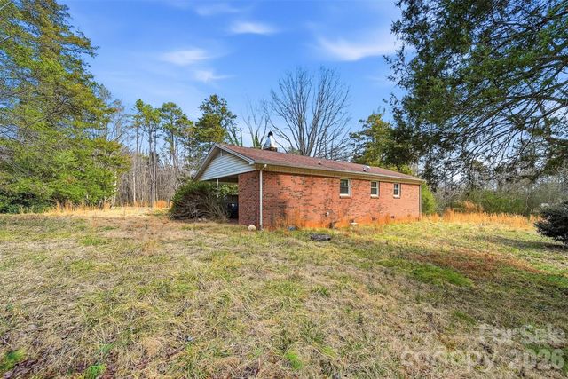 3335, 3319 E NC 10 Highway, Claremont, NC 28610