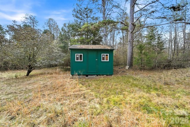 3335, 3319 E NC 10 Highway, Claremont, NC 28610